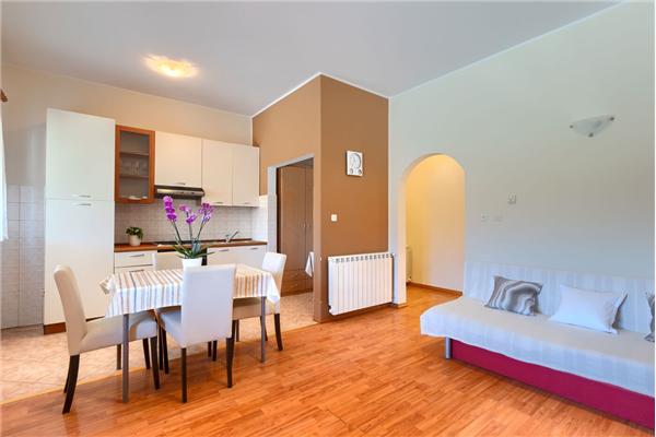 House K1, for 10 persons