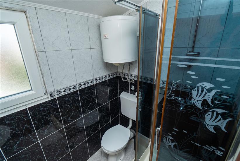 Apartment A2, for 5 persons