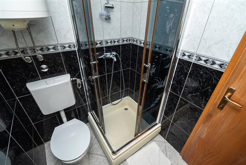 Apartment A2, for 5 persons