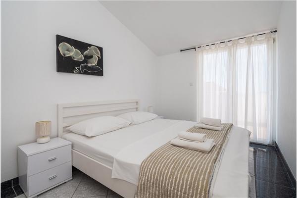 Apartment A2, for 5 persons