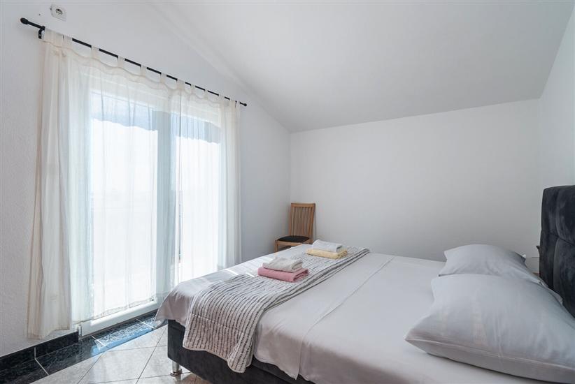 Apartment A2, for 5 persons