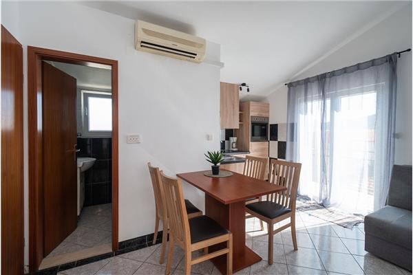 Apartment A2, for 5 persons
