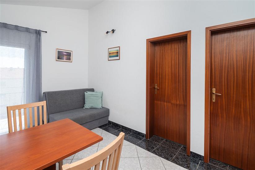 Apartment A2, for 5 persons