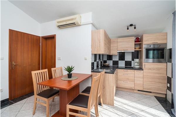 Apartment A2, for 5 persons