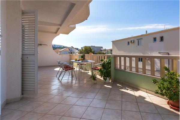 Apartment A2, for 6 persons