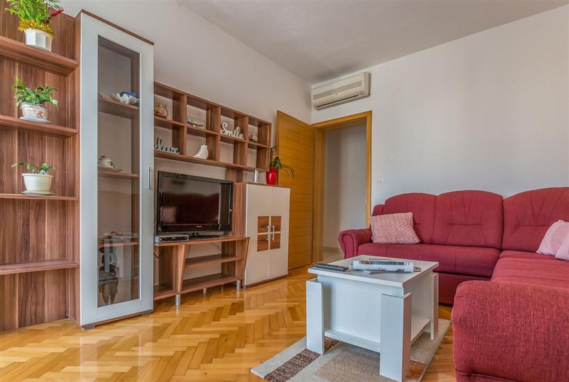 Apartment A2, for 6 persons