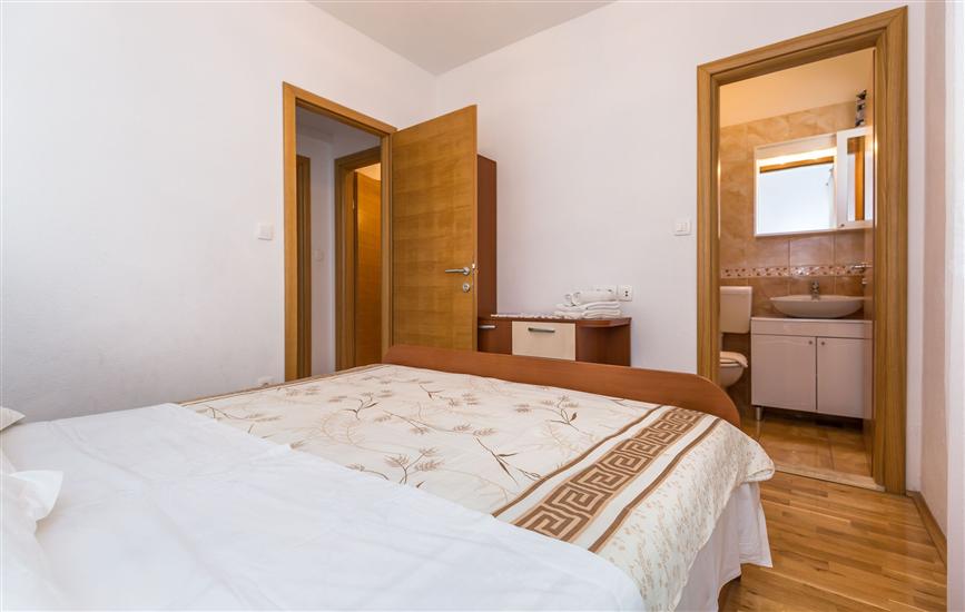 Apartment A2, for 6 persons