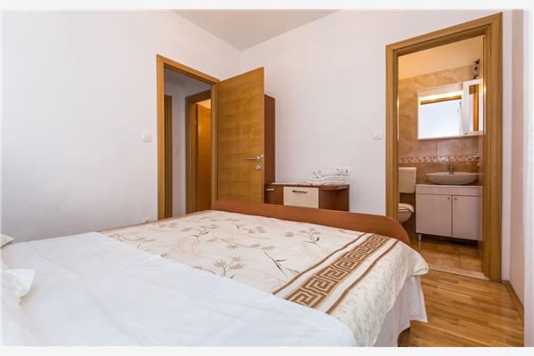 Apartment A2, for 6 persons