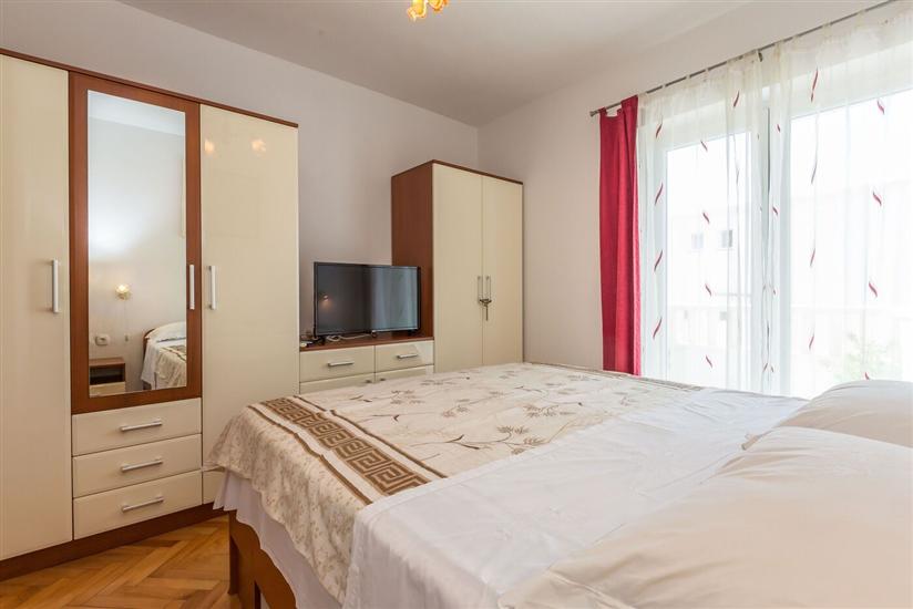 Apartment A2, for 6 persons