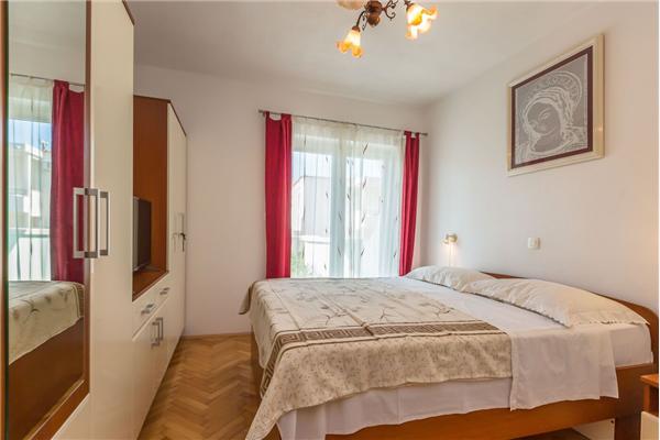 Apartment A2, for 6 persons