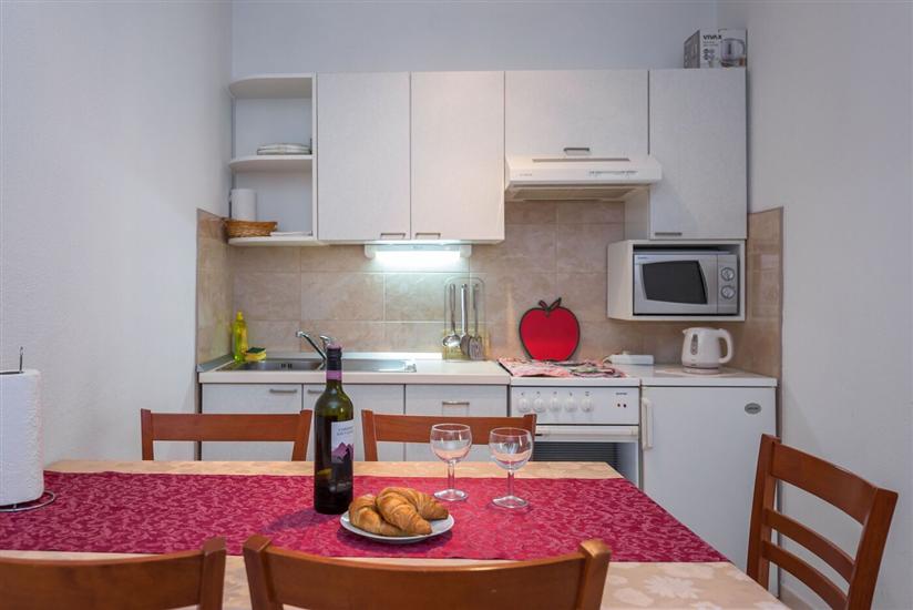 Apartment A2, for 6 persons