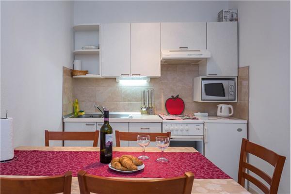 Apartment A2, for 6 persons