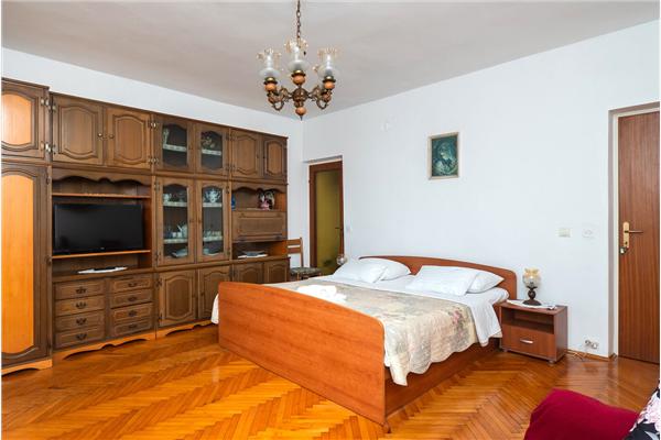 Apartment A1, for 5 persons
