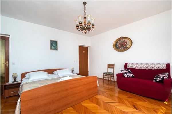 Apartment A1, for 5 persons