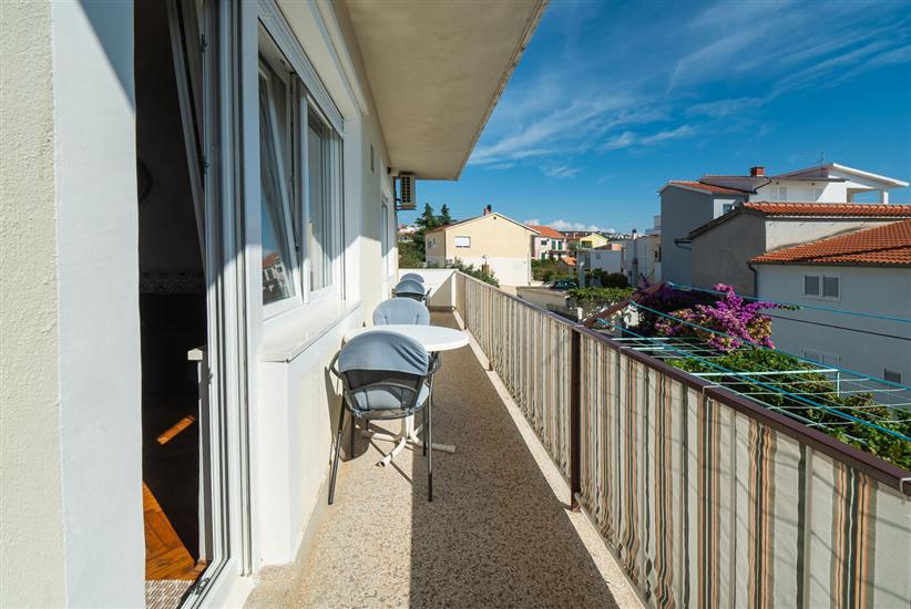 Apartment A1, for 5 persons