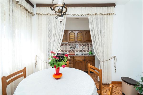 Apartment A1, for 5 persons