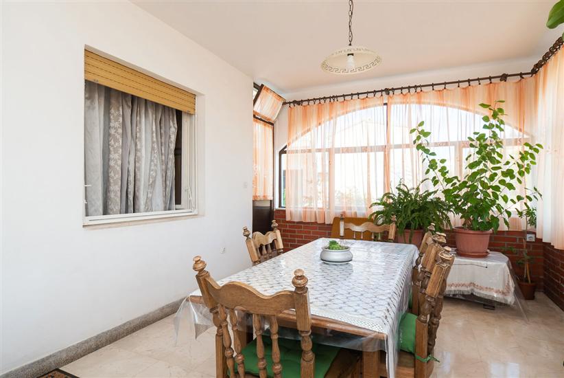 Apartment A1, for 5 persons