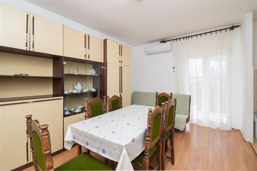 Apartment A1, for 7 persons