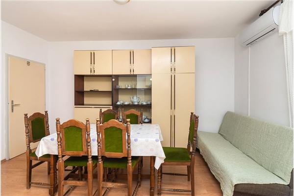 Apartment A1, for 7 persons