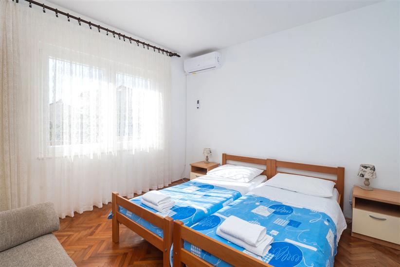 Apartment A1, for 7 persons