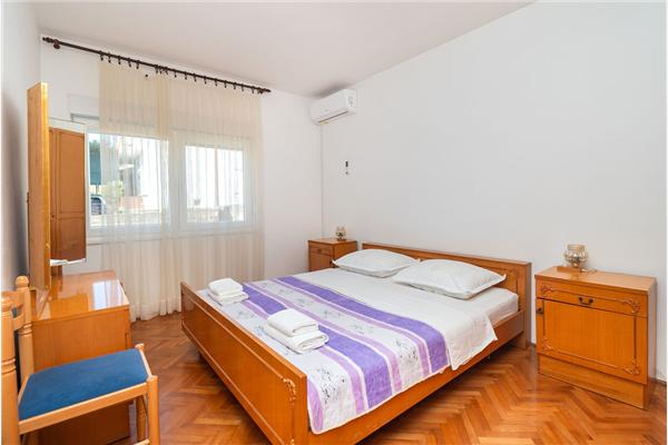 Apartment A1, for 7 persons
