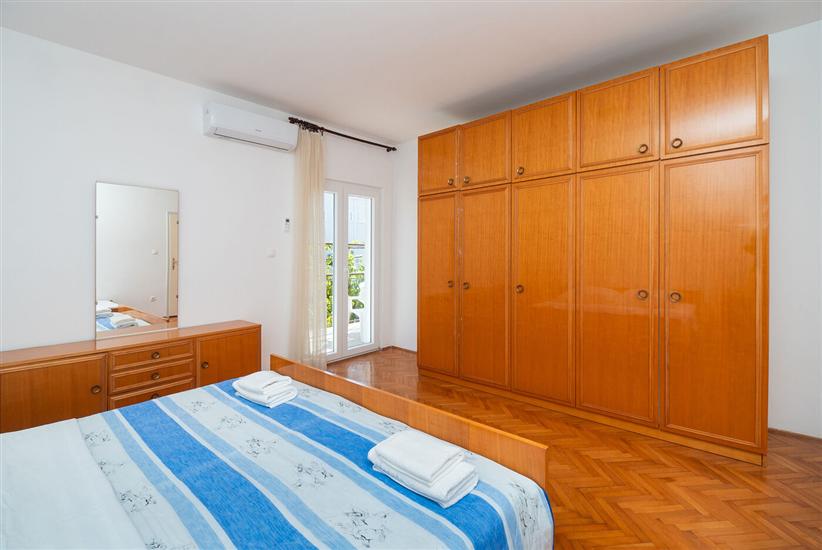 Apartment A1, for 7 persons