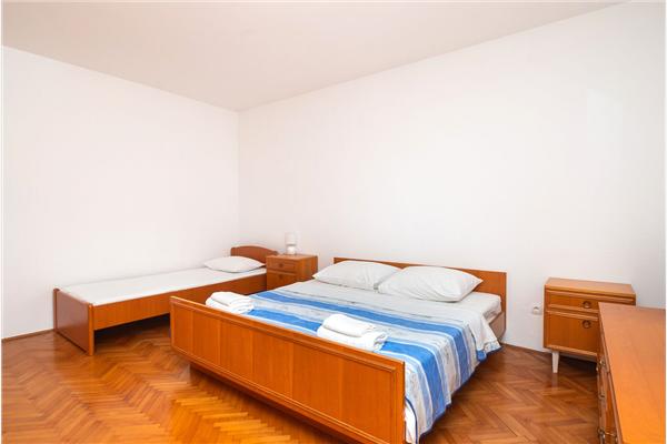 Apartment A1, for 7 persons