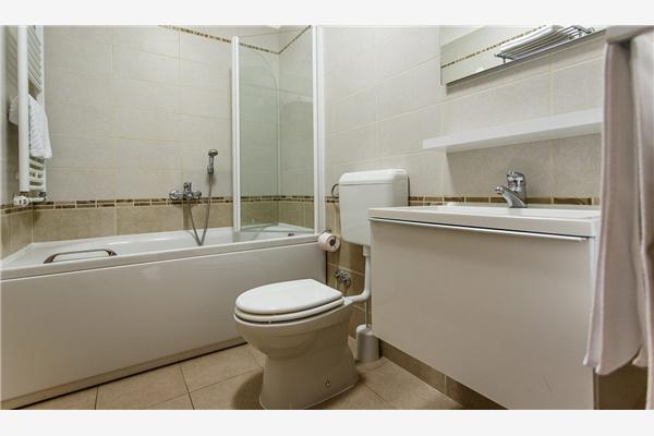 Apartment A8, for 6 persons