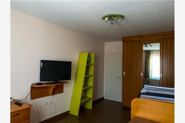 Apartment A8, for 6 persons