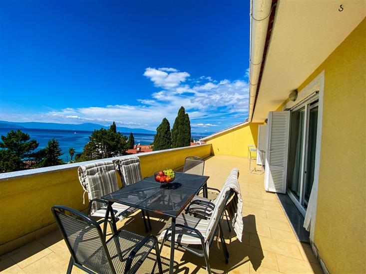 Apartment A8, for 6 persons