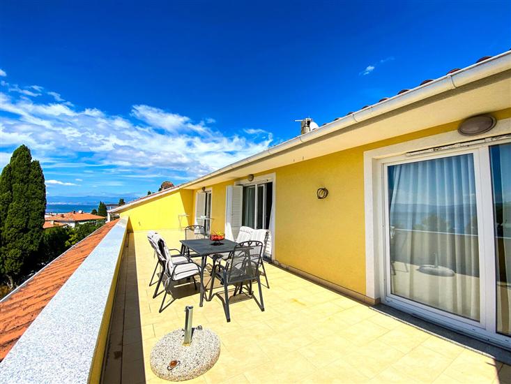 Apartment A8, for 6 persons