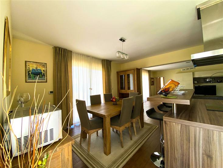 Apartment A8, for 6 persons