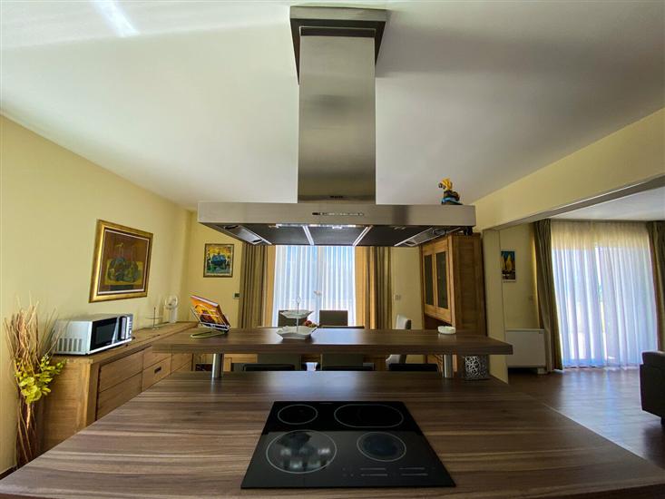 Apartment A8, for 6 persons