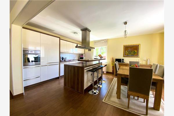 Apartment A8, for 6 persons