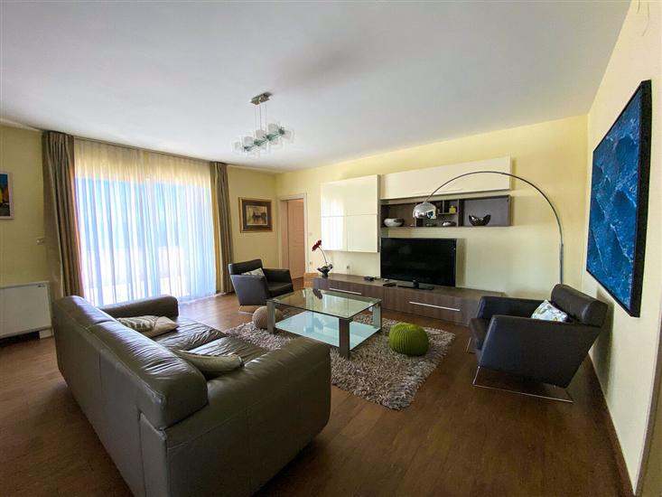 Apartment A8, for 6 persons