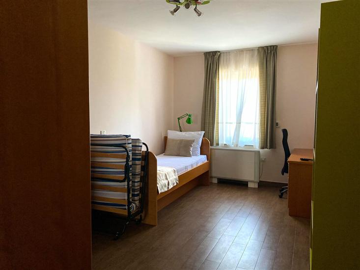 Apartment A8, for 6 persons