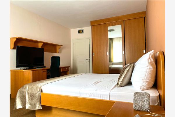 Apartment A8, for 6 persons