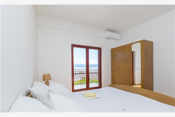 Apartment A1, for 6 persons