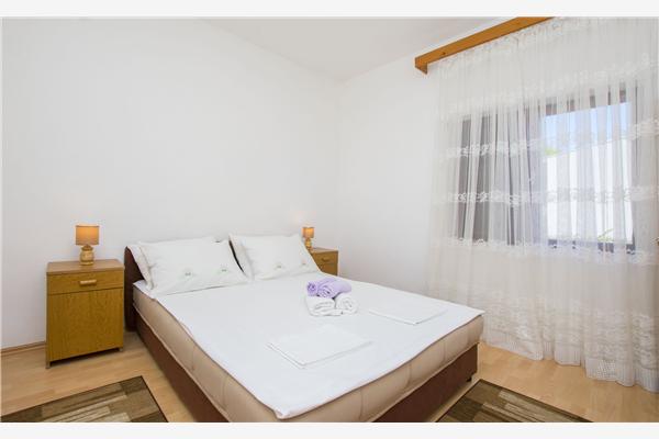 Apartment A1, for 6 persons