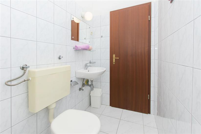 Apartment A1, for 6 persons