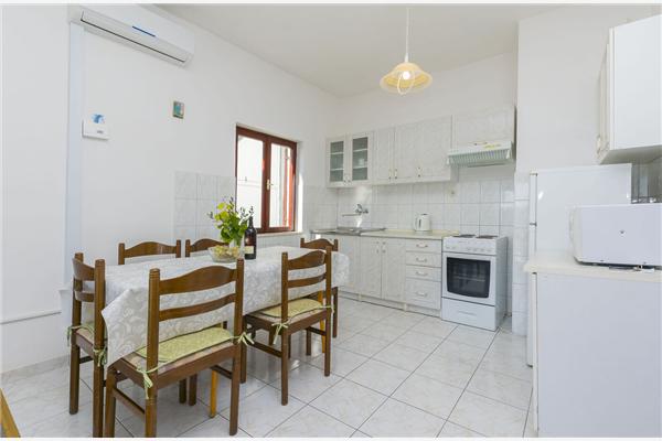 Apartment A1, for 6 persons