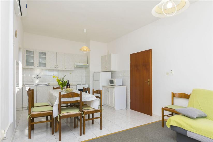 Apartment A1, for 6 persons