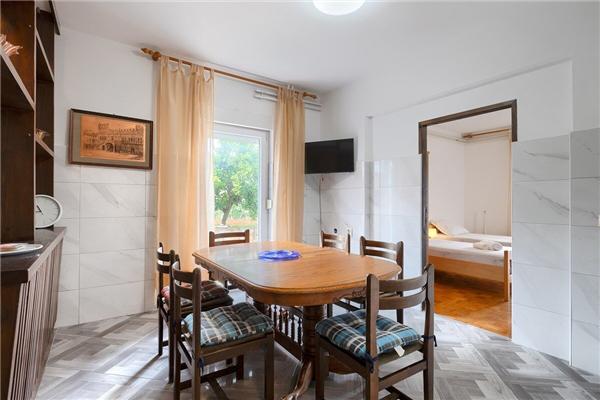 Apartment A1, for 8 persons