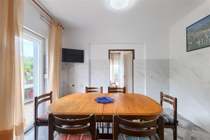 Apartment A1, for 8 persons