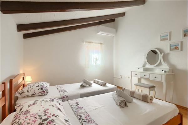 House K1, for 10 persons