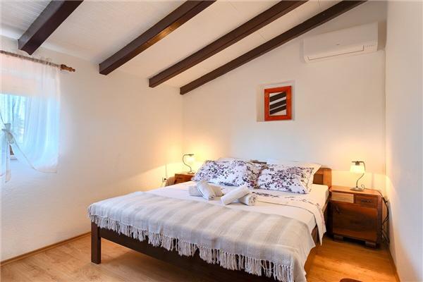 House K1, for 10 persons