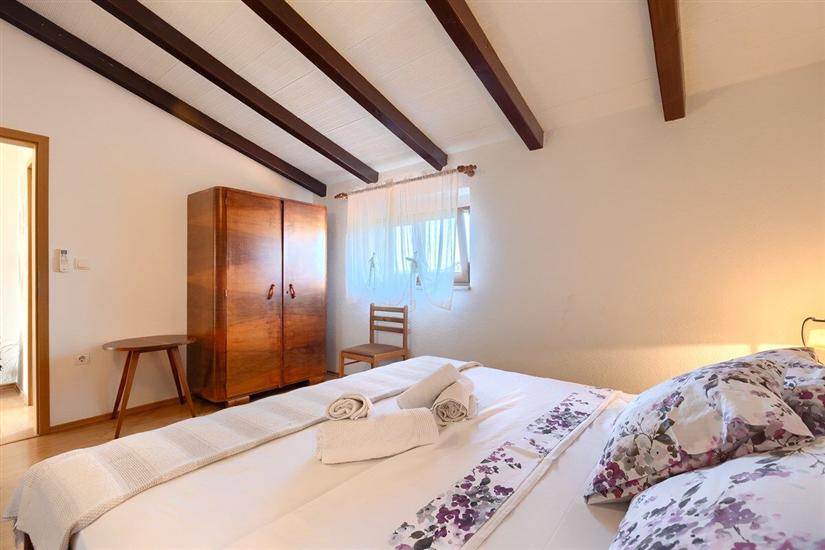 House K1, for 10 persons