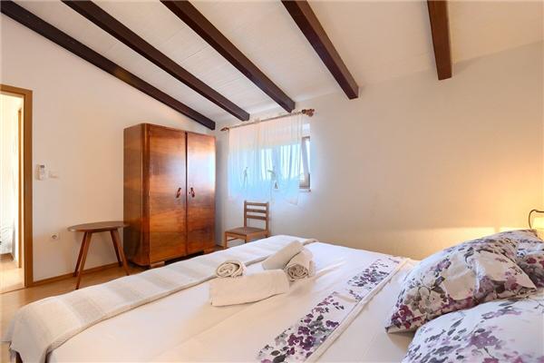 House K1, for 10 persons