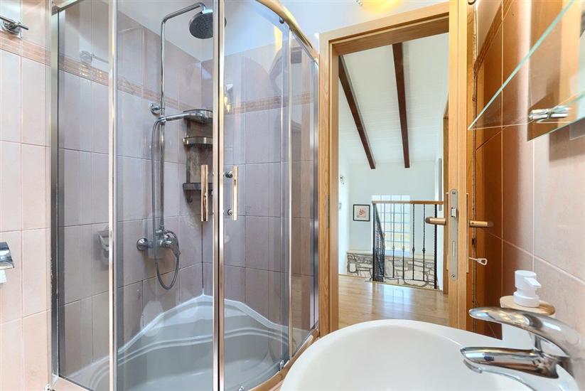 House K1, for 10 persons