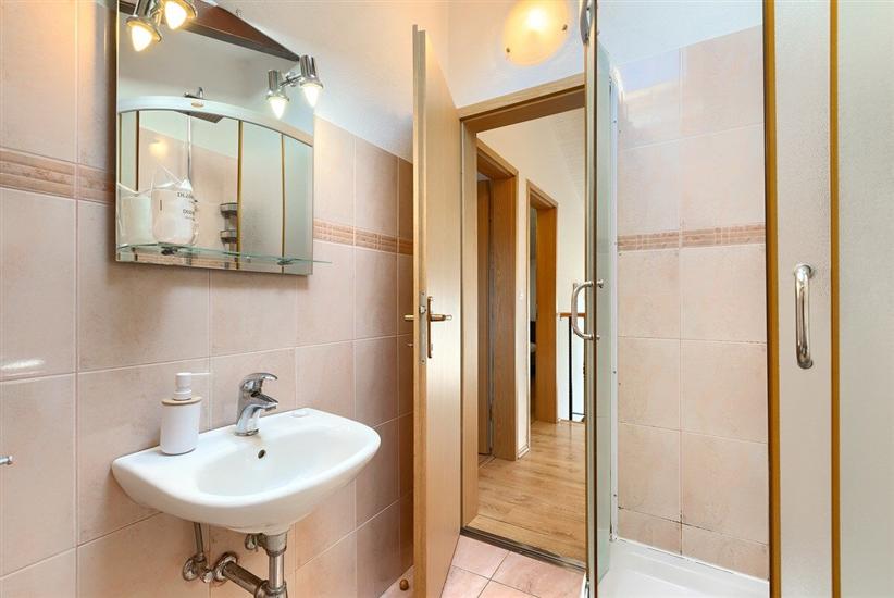 House K1, for 10 persons